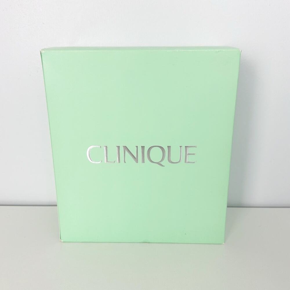 Clinique Great Skin Anywhere Set Skin Type 3 - Picture 2 of 3